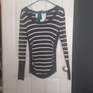 Adorable maternity thin sweater